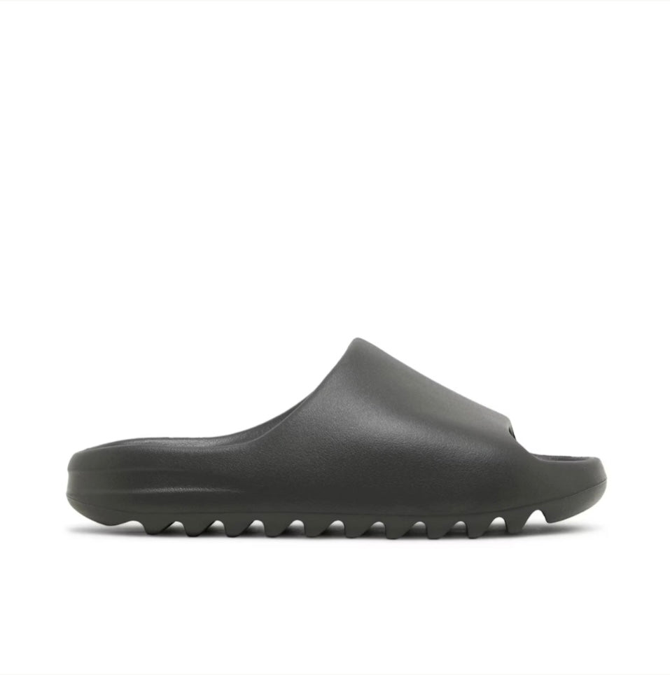 Yeezy Slide ‘Dark Onyx’