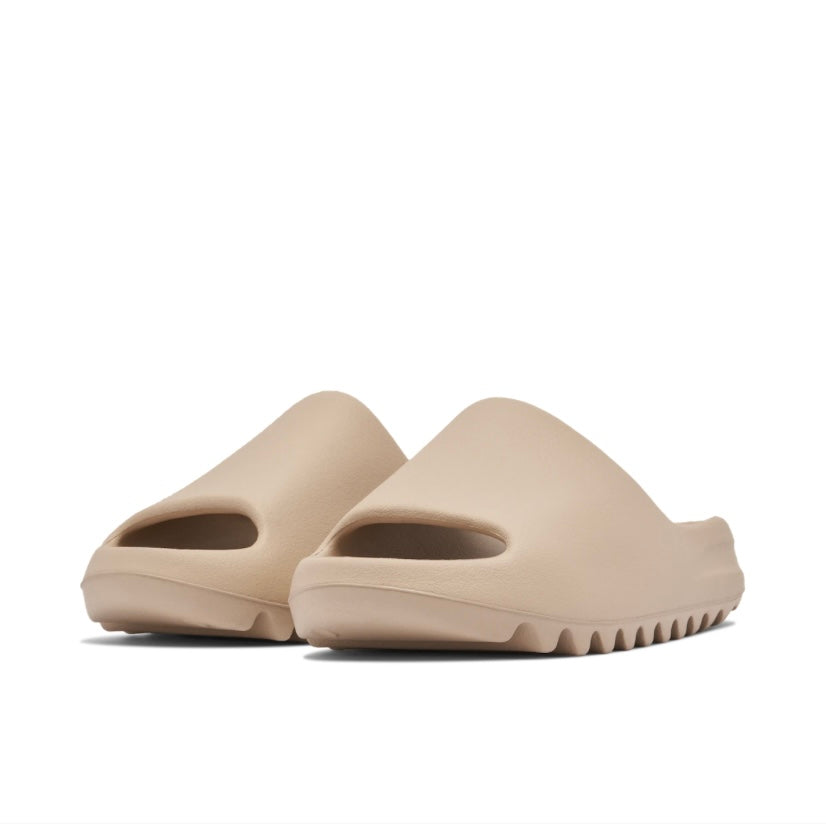 Yeezy Slide ‘Pure’ (2021)