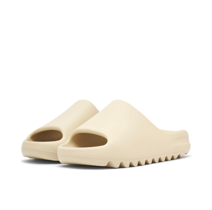 Yeezy Slide ‘Bone’ (2022)